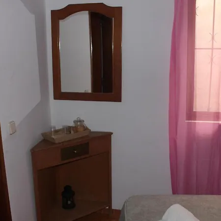 Estrela De Bed & Breakfast